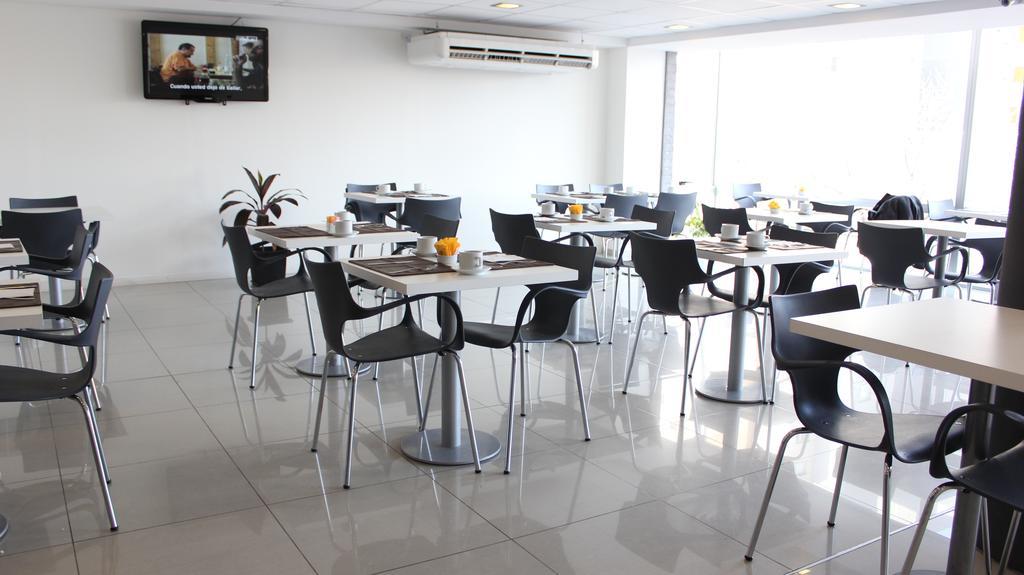 Hotel Neu 354 네우퀜 외부 사진